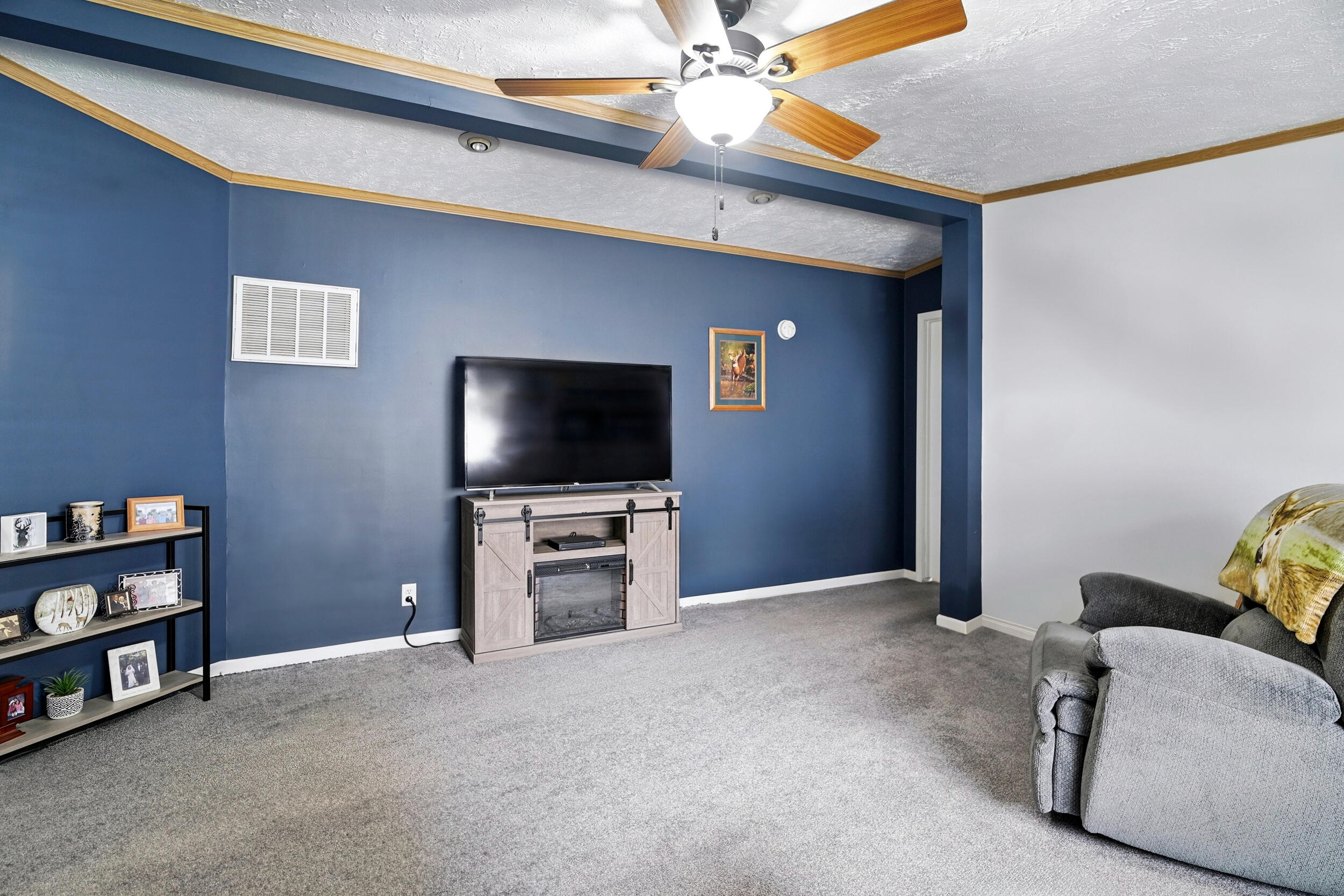 Room after ObjectOut declutter — clean, uncluttered space ready for listing